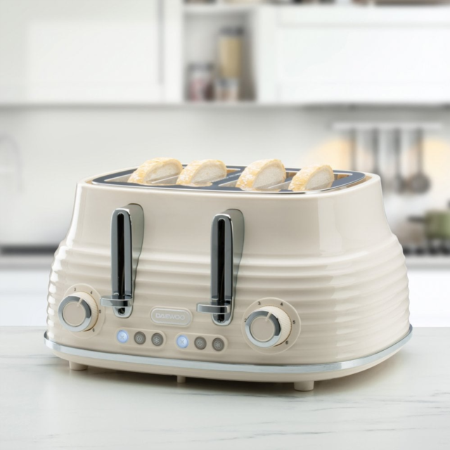 Daewoo SDA2483GE Sienna 4 Slice Toaster Cream