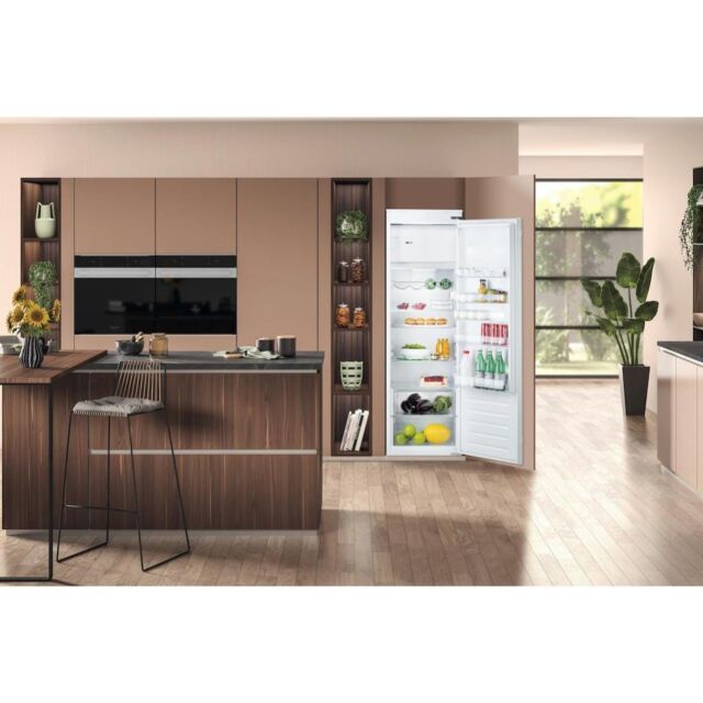 Hotpoint HSZ18012UK Built-In Fridge - White