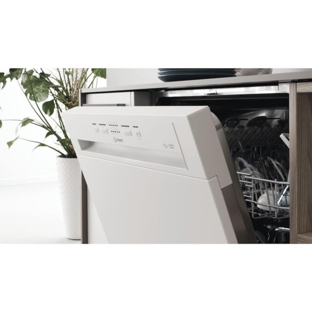 Indesit I3B L626 UK Push&Go Built-In Dishwasher