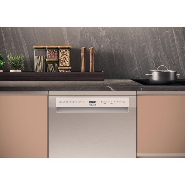 Hotpoint H7F HS51 X UK Maxi Space Freestanding 15 Place Settings Dishwasher