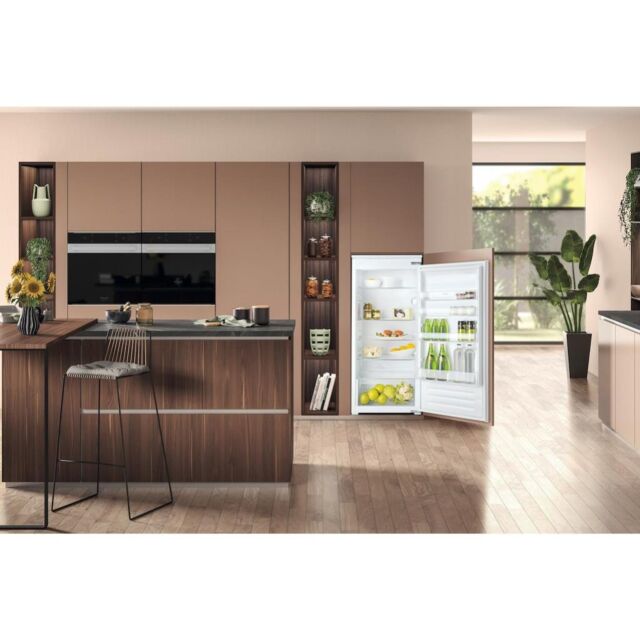 Hotpoint HS 12 A1 D.UK 2 Built-In Larder Fridge