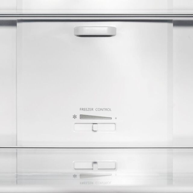 Montpellier MNF167EBK No Frost 50/50 Fridge Freezer In Black